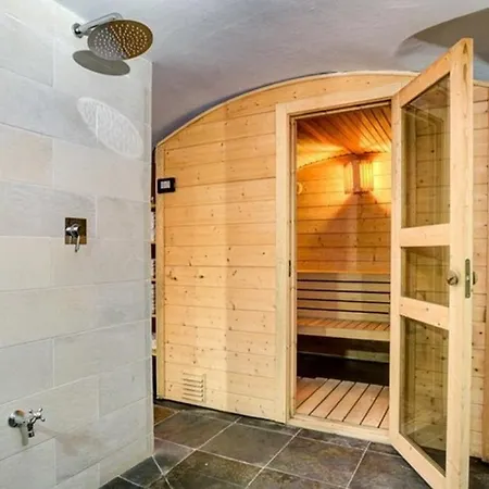 Splendid 6bd Chalet - What'app - 0034-656-619-782 - For Reservations! فيلة