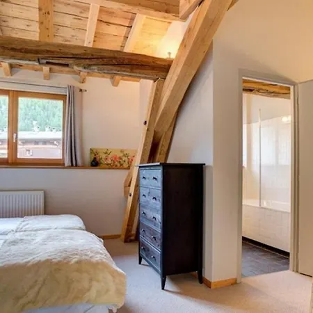Splendid 6bd Chalet - What'app - 0034-656-619-782 - For Reservations! 빌라